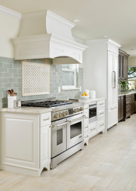 Spring First Floor Remodel nyklassisk-koekken