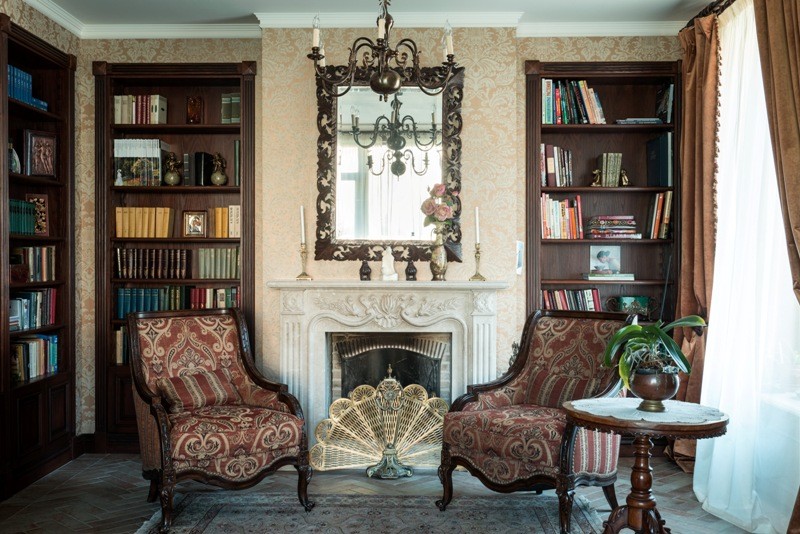 Дом с антиквариатом