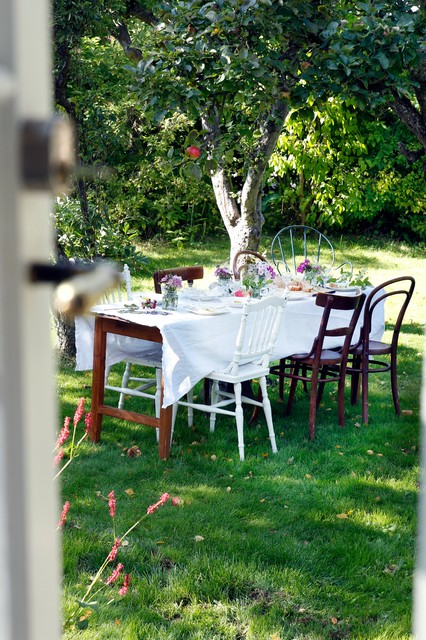 Table setting 