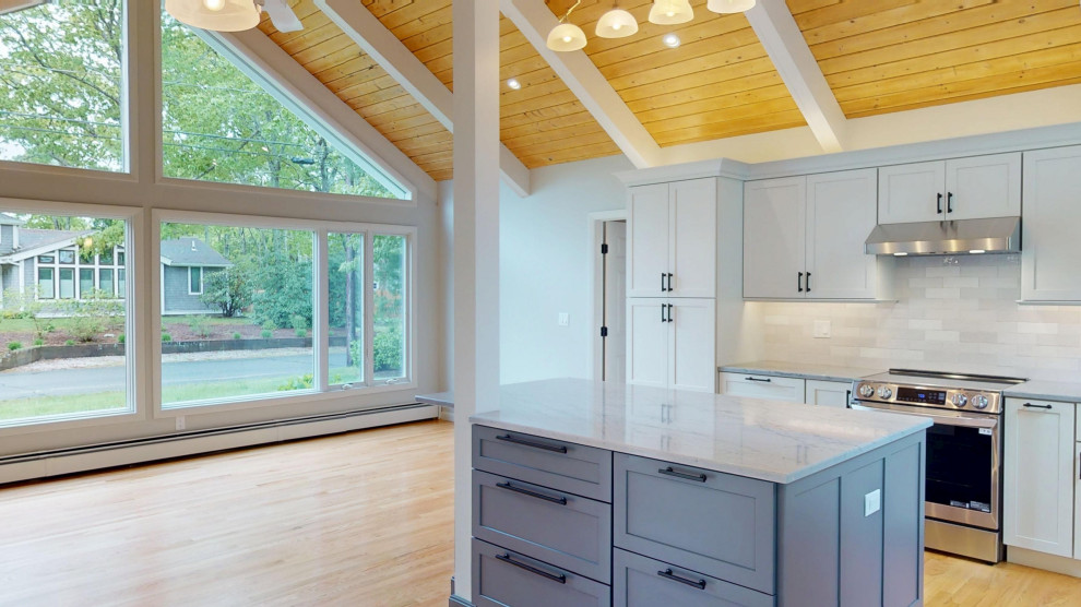 A photo of a high ceiling kitchen