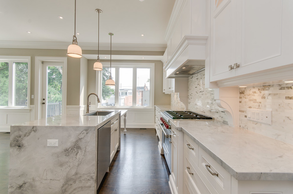 Example of a large transitional l-shaped dark wood floor eat-in kitchen design in Toronto with a single-bowl sink, flat-panel cabinets, white cabinets, wood countertops, white backsplash, mosaic tile backsplash and an island