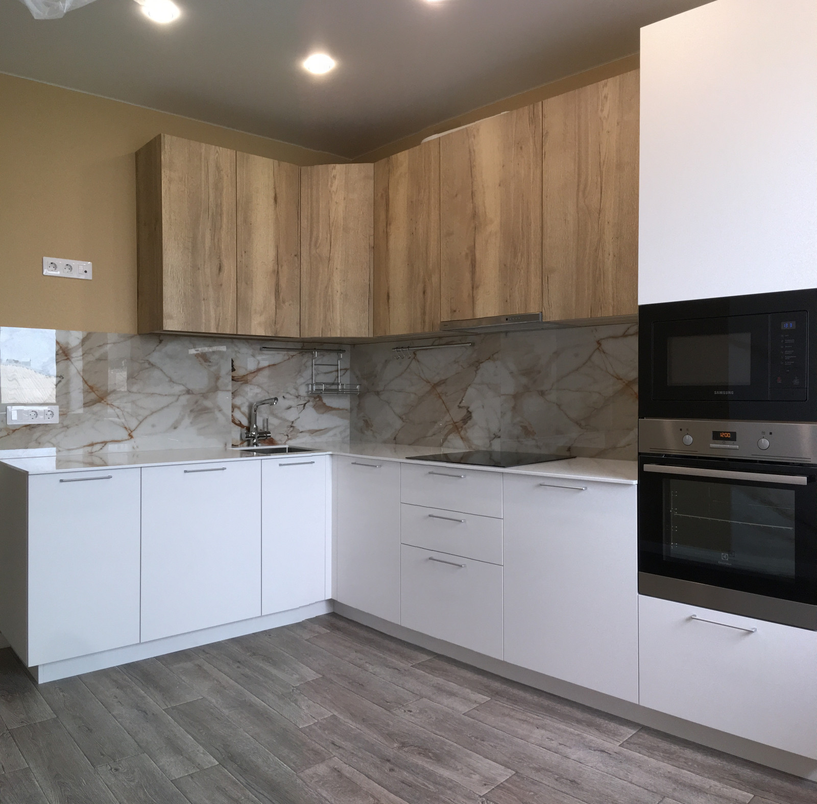 Кухня в современном стиле 11