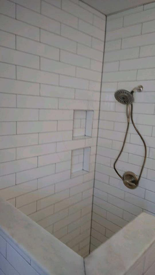 vICTORIAN SHOWER IN FOUNTAIN CITY