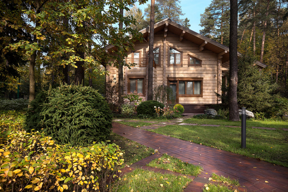 Дом под соснами