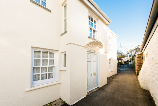 Holiday Lets shabby-chic-style-exterior