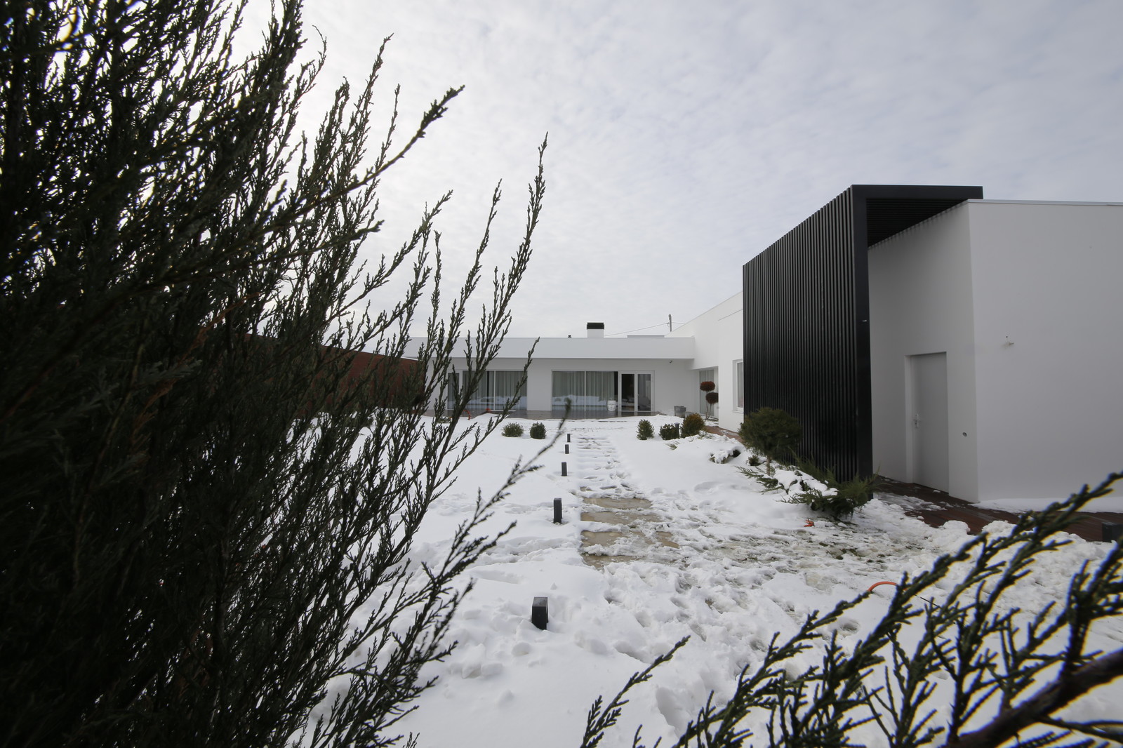 Современный дом c бассейном в Ростовской области