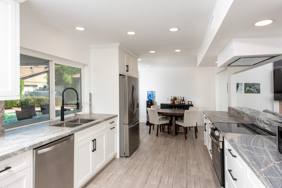 Kitchen - kitchen idea in Phoenix