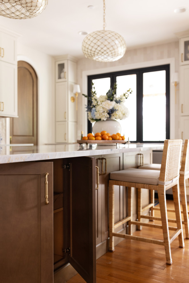 Home design - transitional home design idea in Chicago