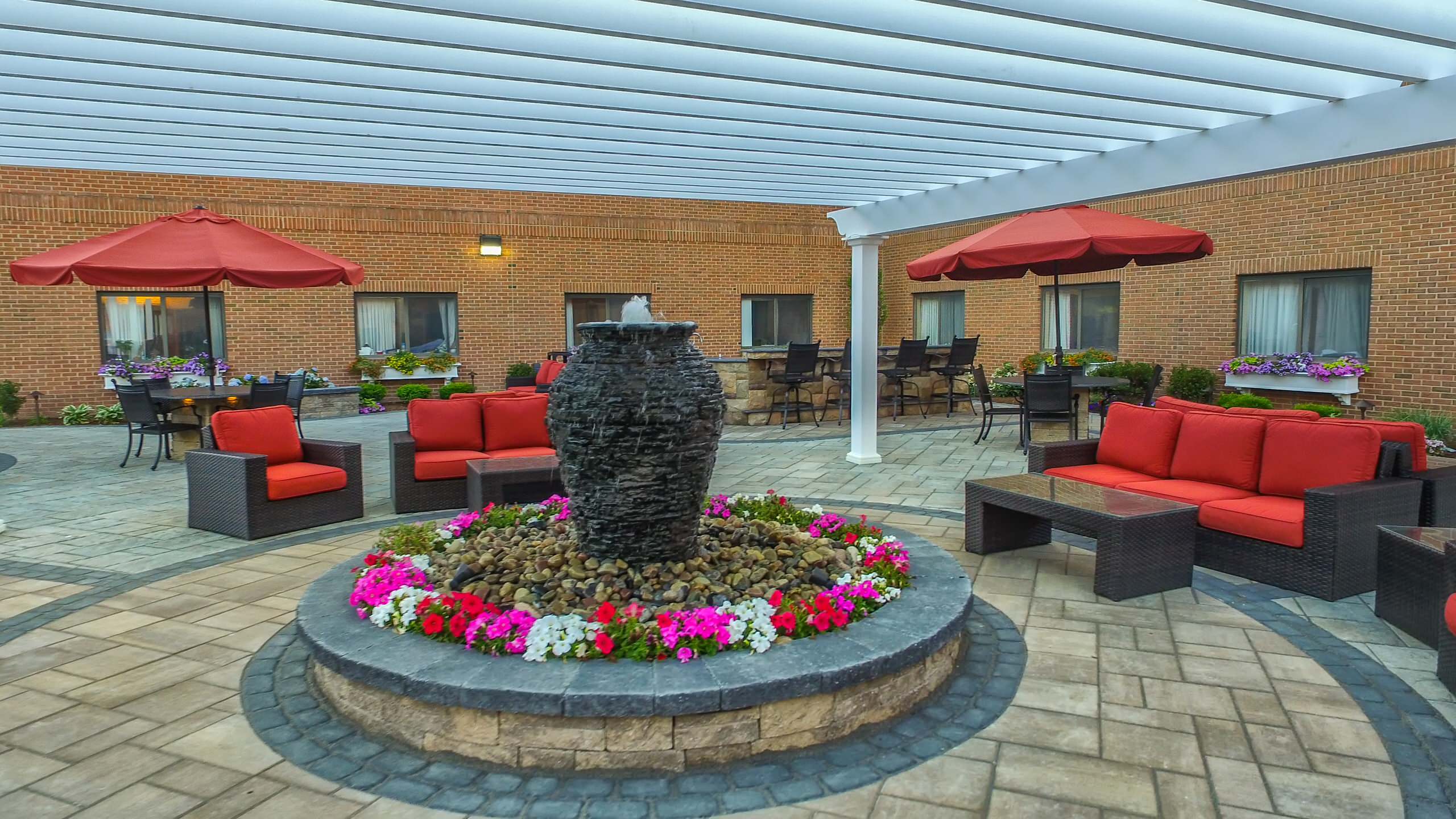 Wilmington, Massachusetts Courtyard