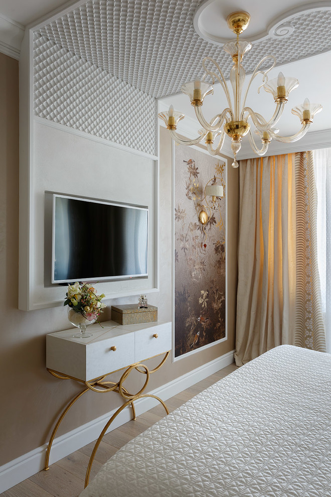 Inspiration for a mid-sized transitional master bedroom in Saint Petersburg with beige walls.