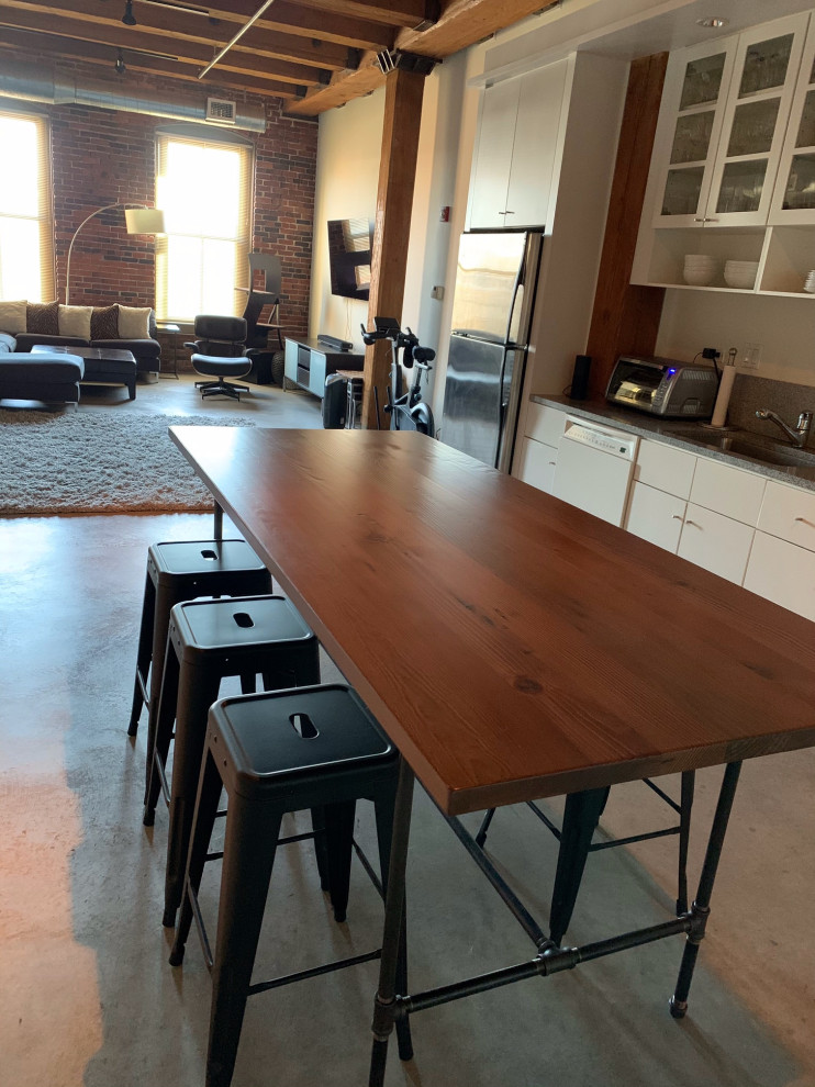 Dining room - mid-century modern dining room idea in Boston