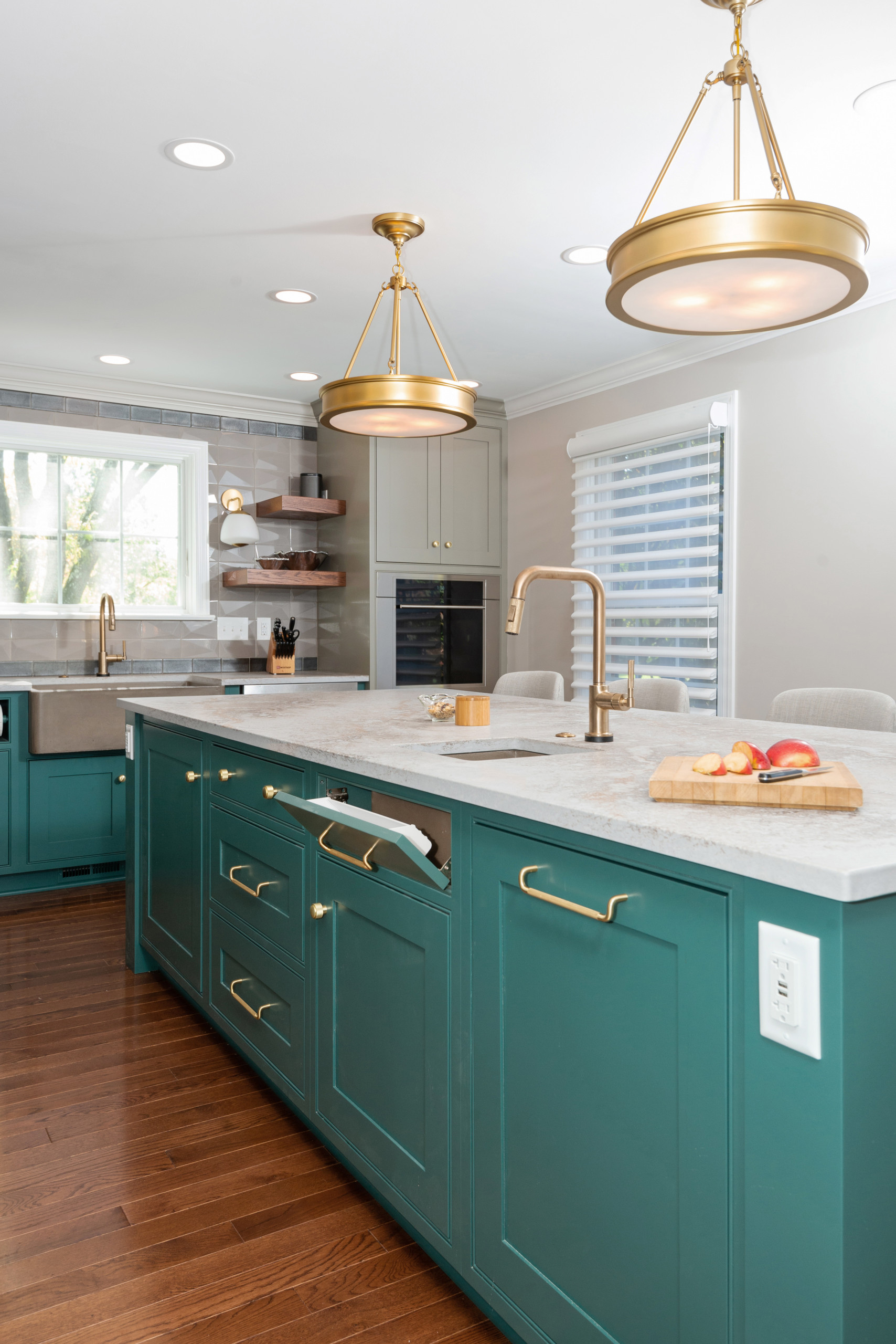 Colonial Transitional Kitchen