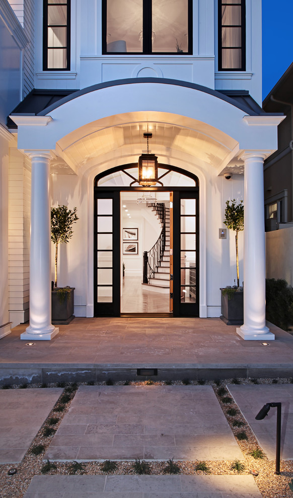 Example of a transitional entryway design in Orange County