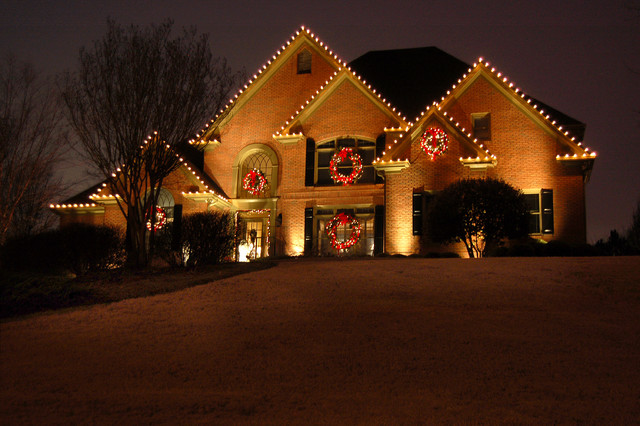 St Louis Outdoor Christmas Holiday Lighting hus-og-facade