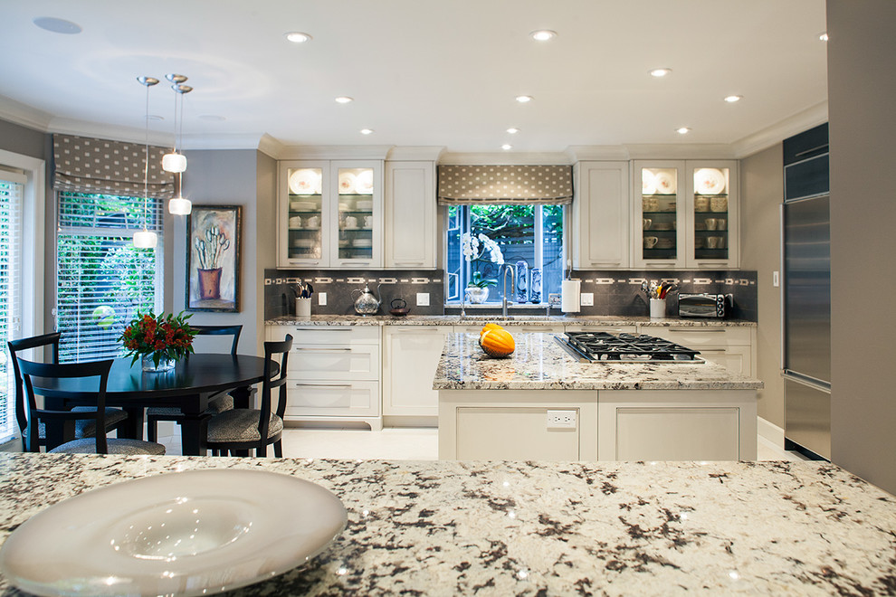 Kitchen - transitional kitchen idea in Vancouver
