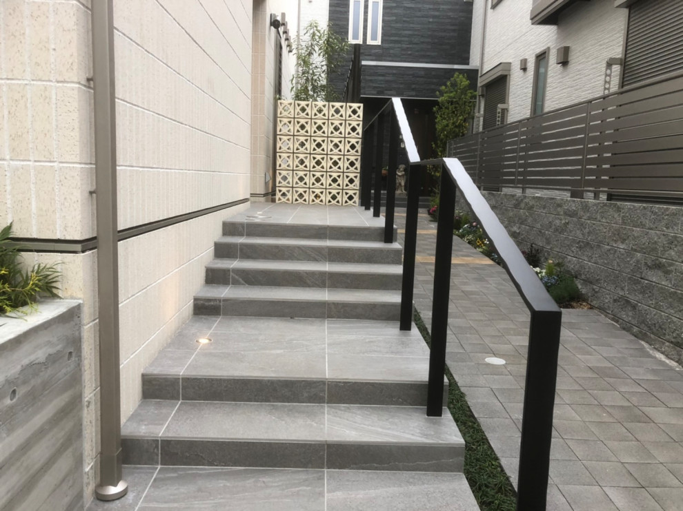 Design ideas for a large modern staircase in Tokyo.