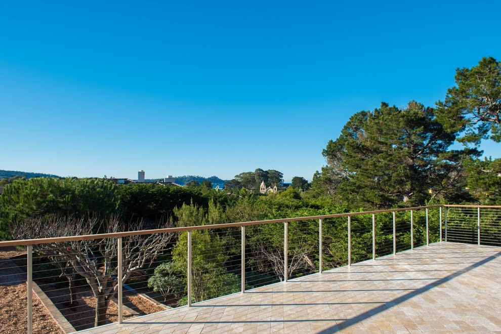 Inspiration for a mid-sized transitional backyard deck remodel in Orange County with no cover