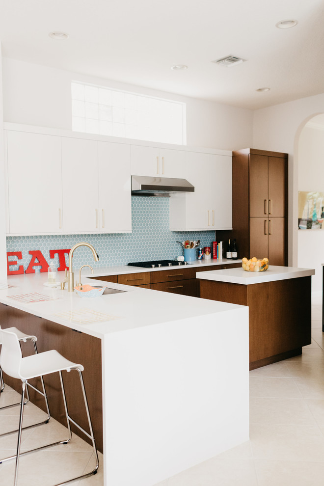 Example of a 1950s kitchen design in Miami