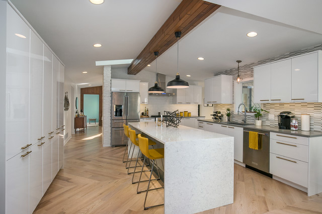 MCM - Midcentury - Kitchen - Grand Rapids - by CVI Design - Carly Visser