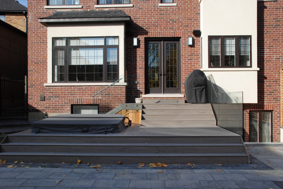Deck - modern deck idea in Toronto