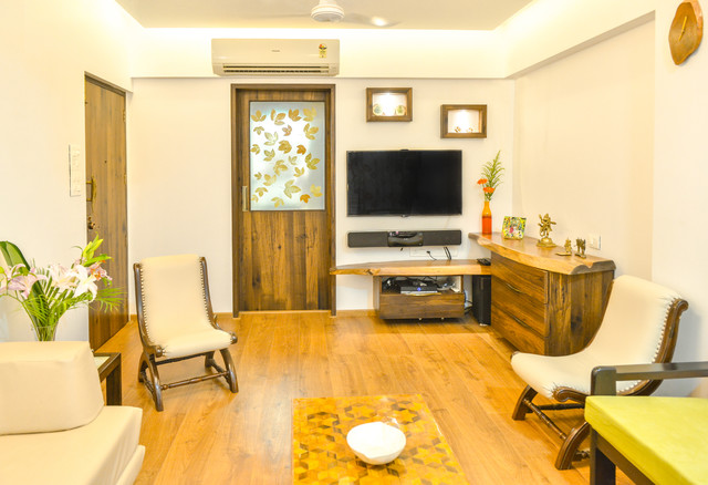 2BHK flat in Vile Parle E eklektisk-vardagsrum