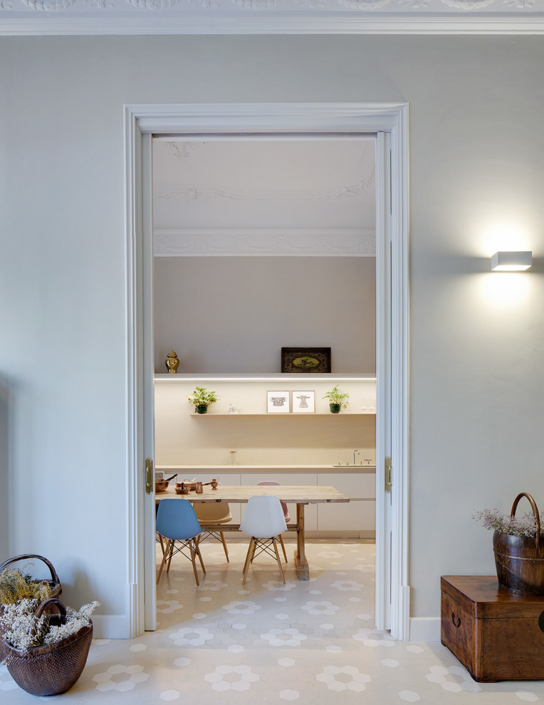 Modelo de comedor moderno de tamaño medio