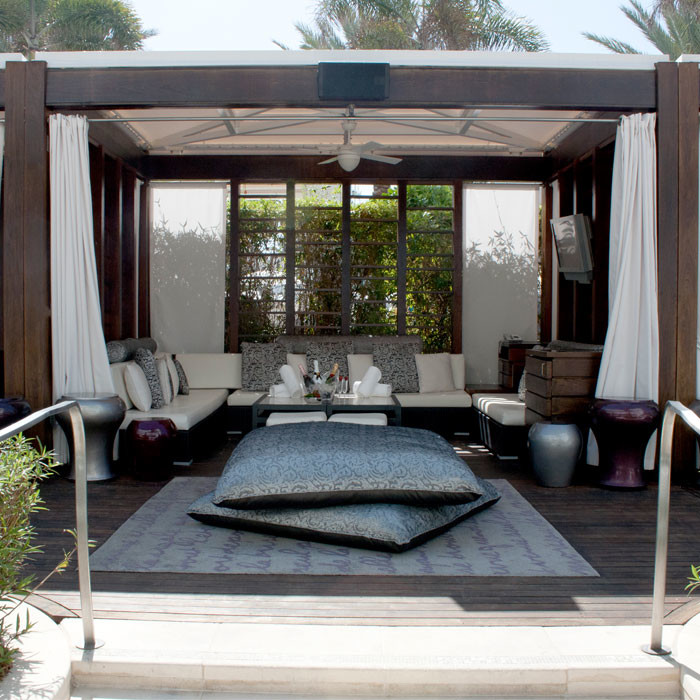 Inspiration for a contemporary deck remodel in Austin