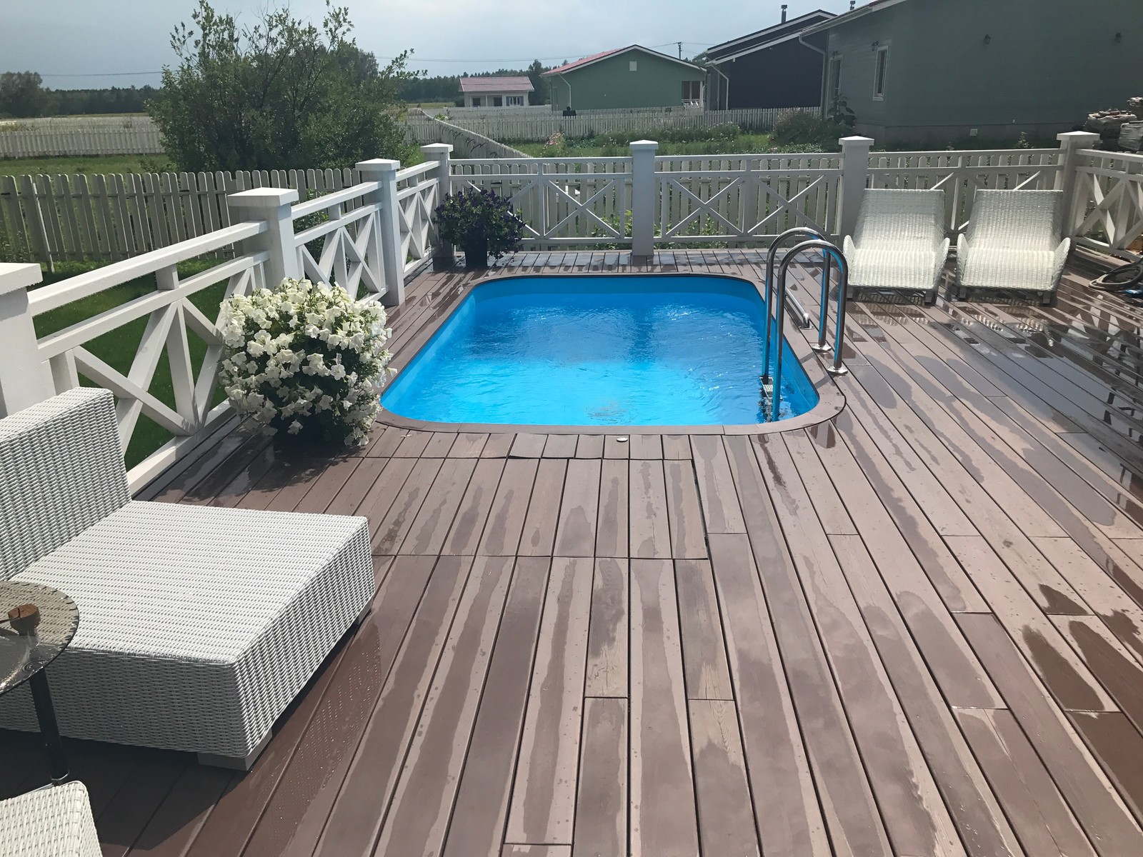 Во дворе наших домов