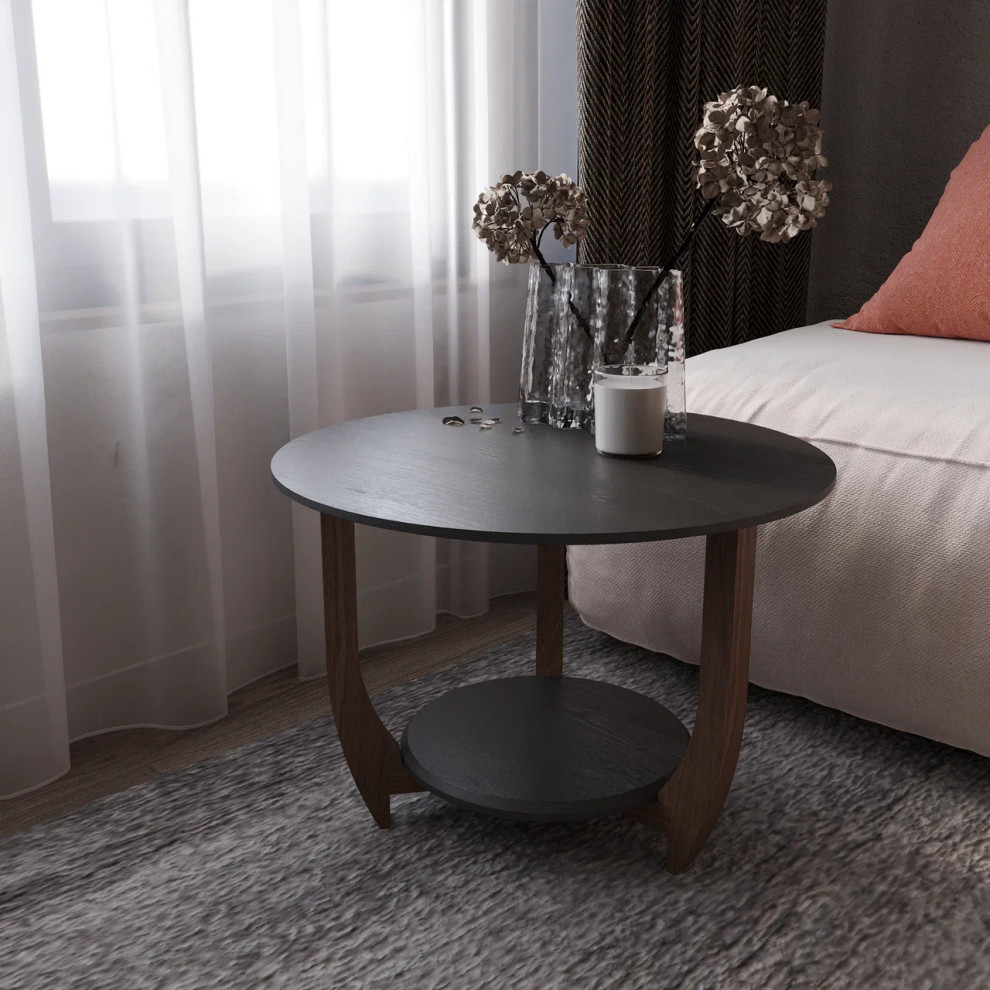 Журнальный столик ДОМОВОЙ черного цвета в гостиной