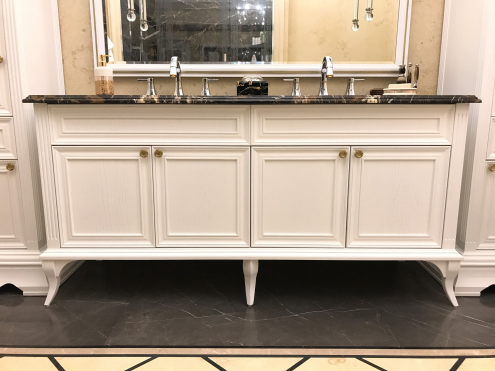 Смольный квартира