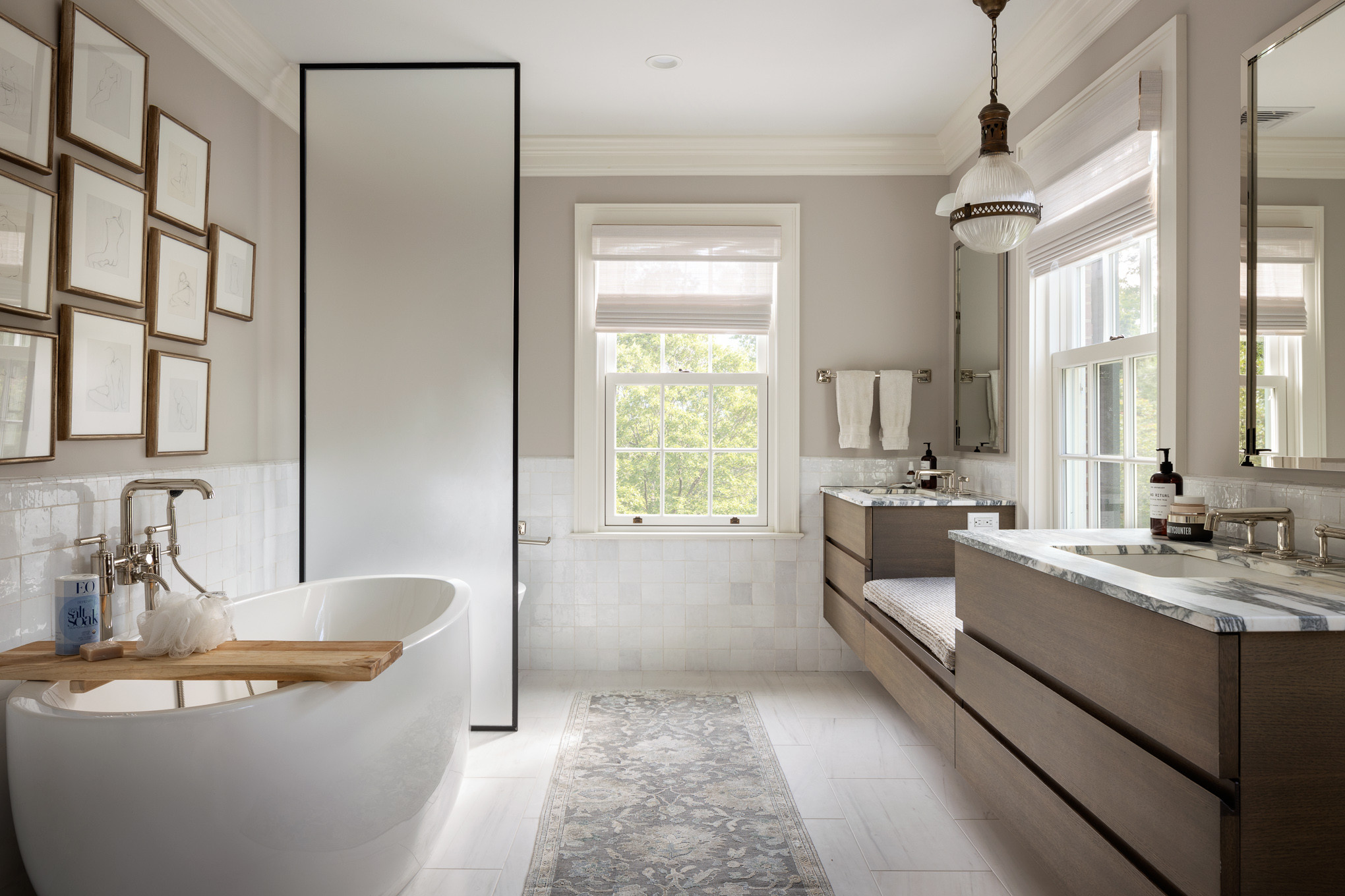 Bathroom of the Week: Soft Neutrals With a Nod to History, image size:2040x1360