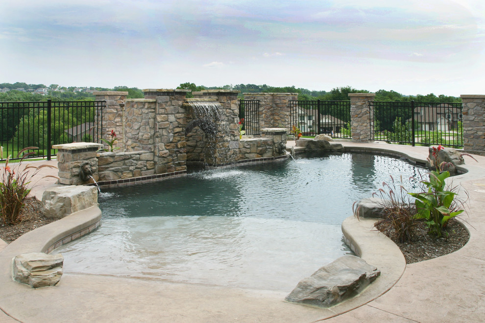 Pool - modern pool idea in Cedar Rapids