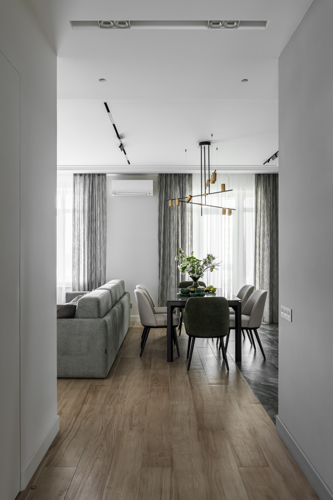 на стороне монохрома