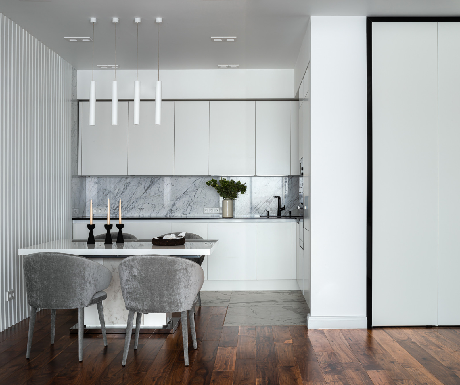 Квартира с панорамным видом на набережную Исети