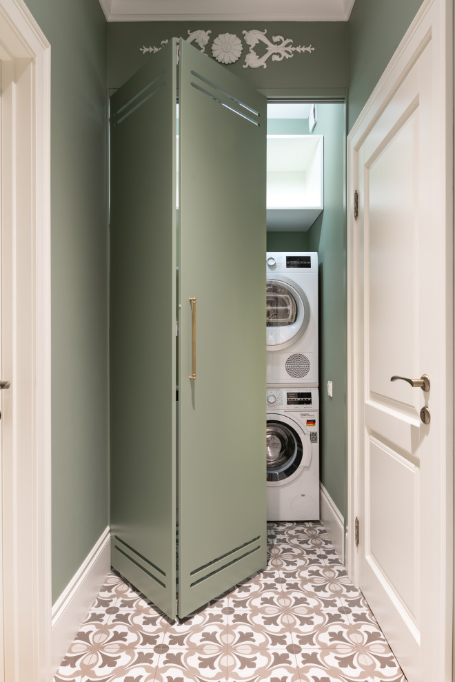 Design ideas for a transitional laundry room in Saint Petersburg.
