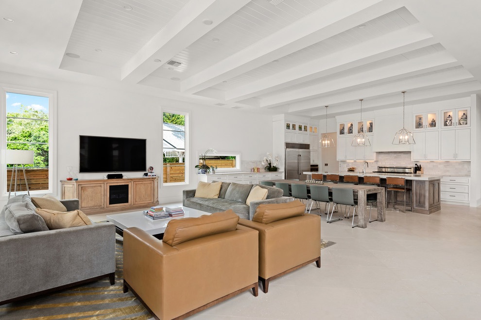Inspiration for a transitional home design remodel in Orlando