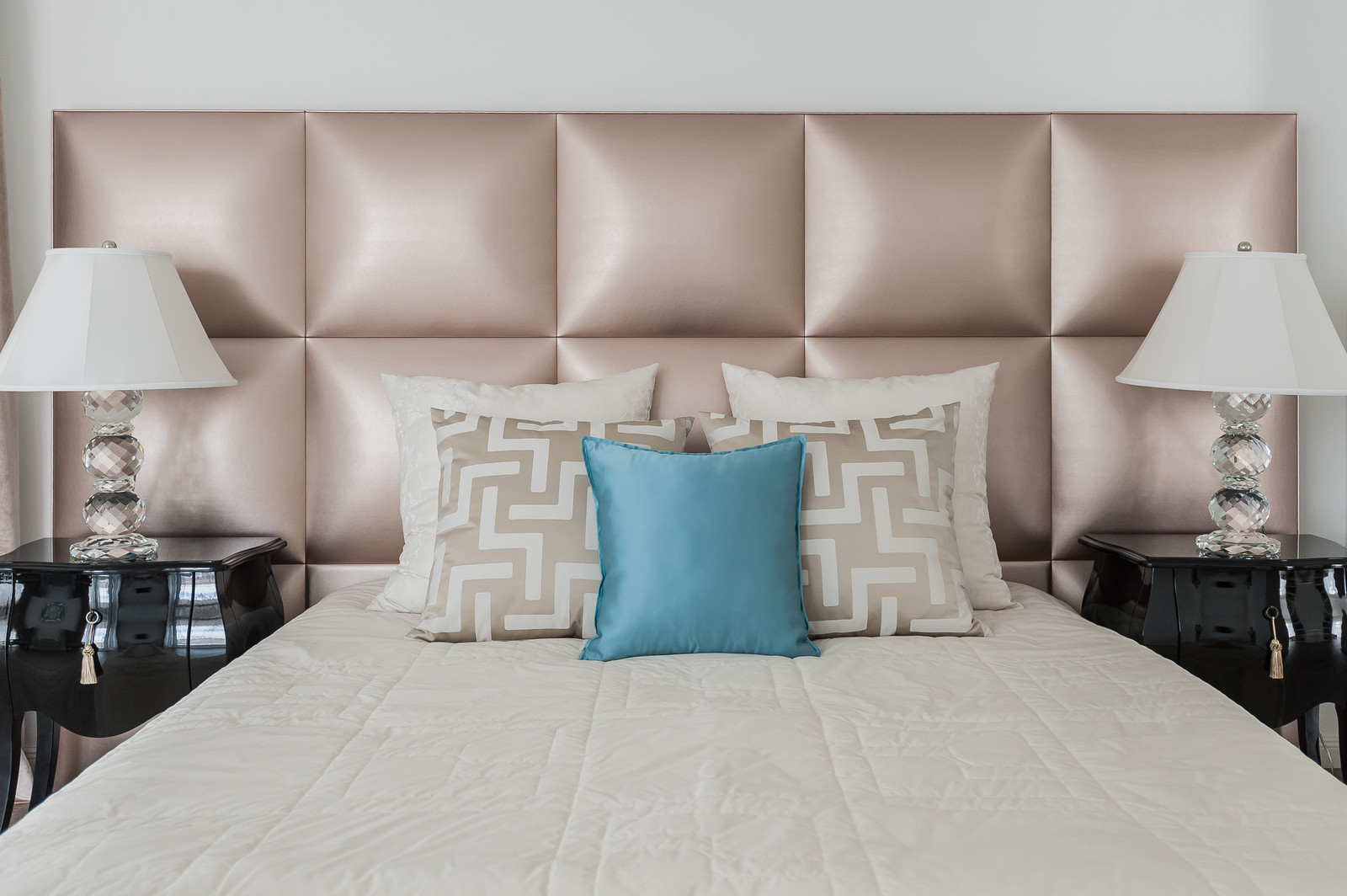 Дом с лошадиным бюстом