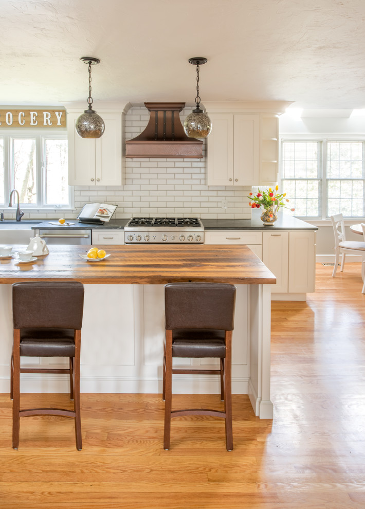 Kitchen - transitional kitchen idea in Boston
