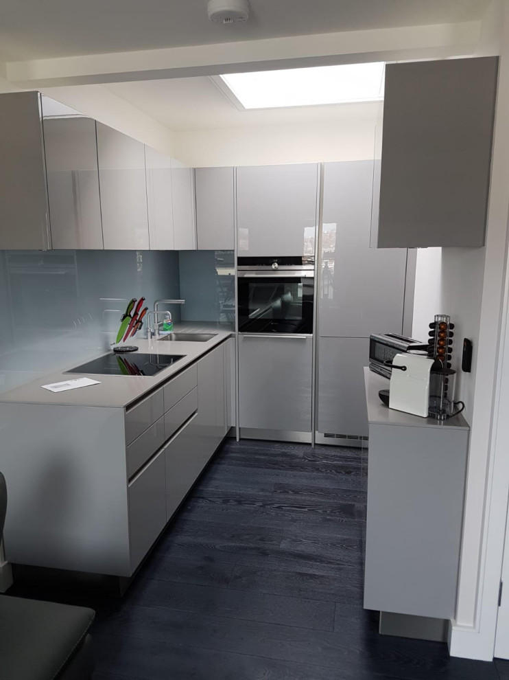 "High Gloss" Grey Kitchen