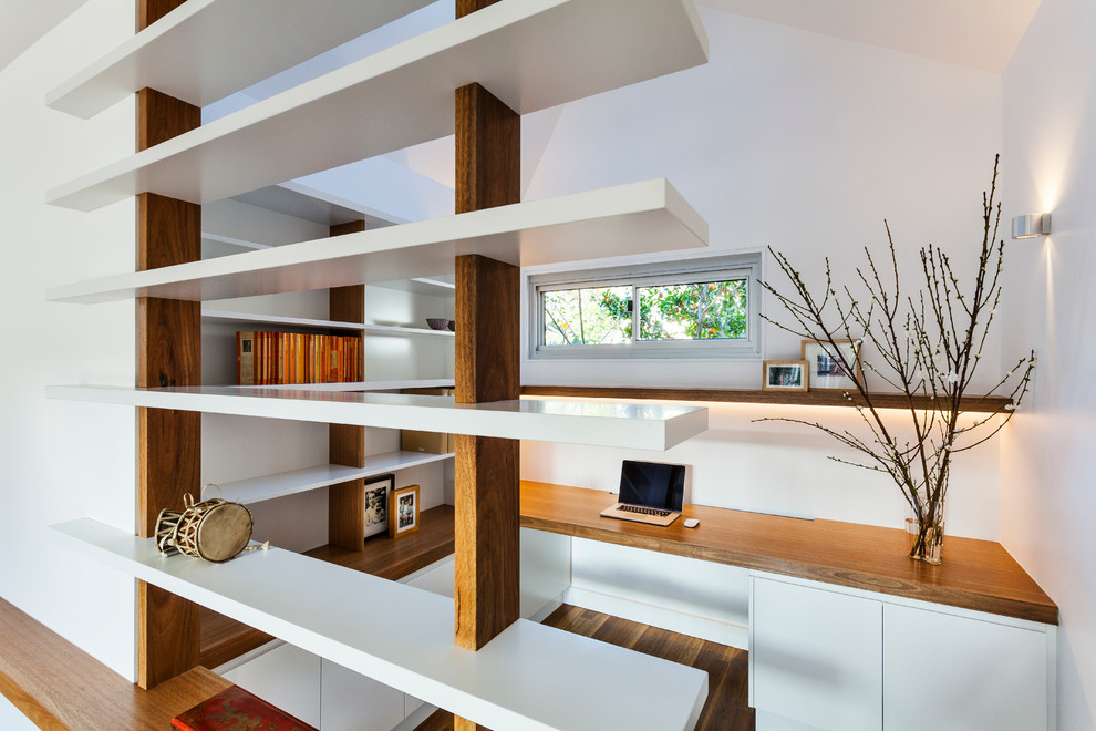 Photo of a contemporary home office in Sydney.