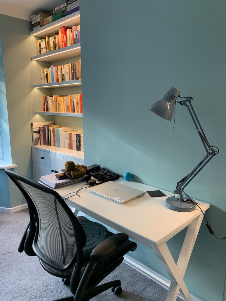 Inspiration for a modern home office in Hertfordshire.