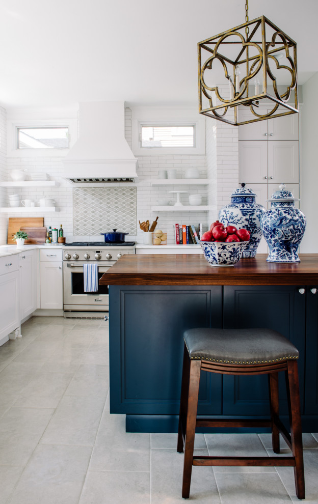 Kitchen - transitional kitchen idea in DC Metro