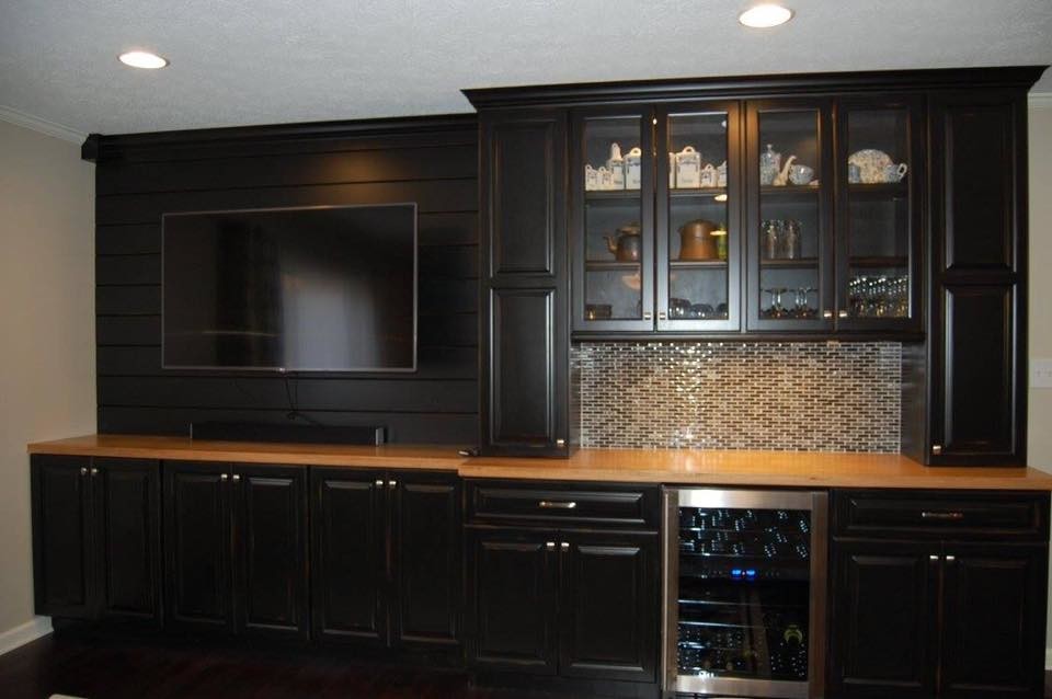 Inspiration for a transitional home bar in Indianapolis.