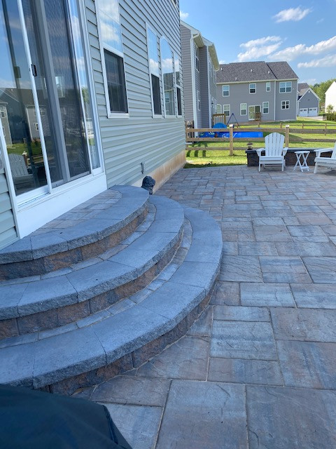 Semi circle steps with paver inlay
