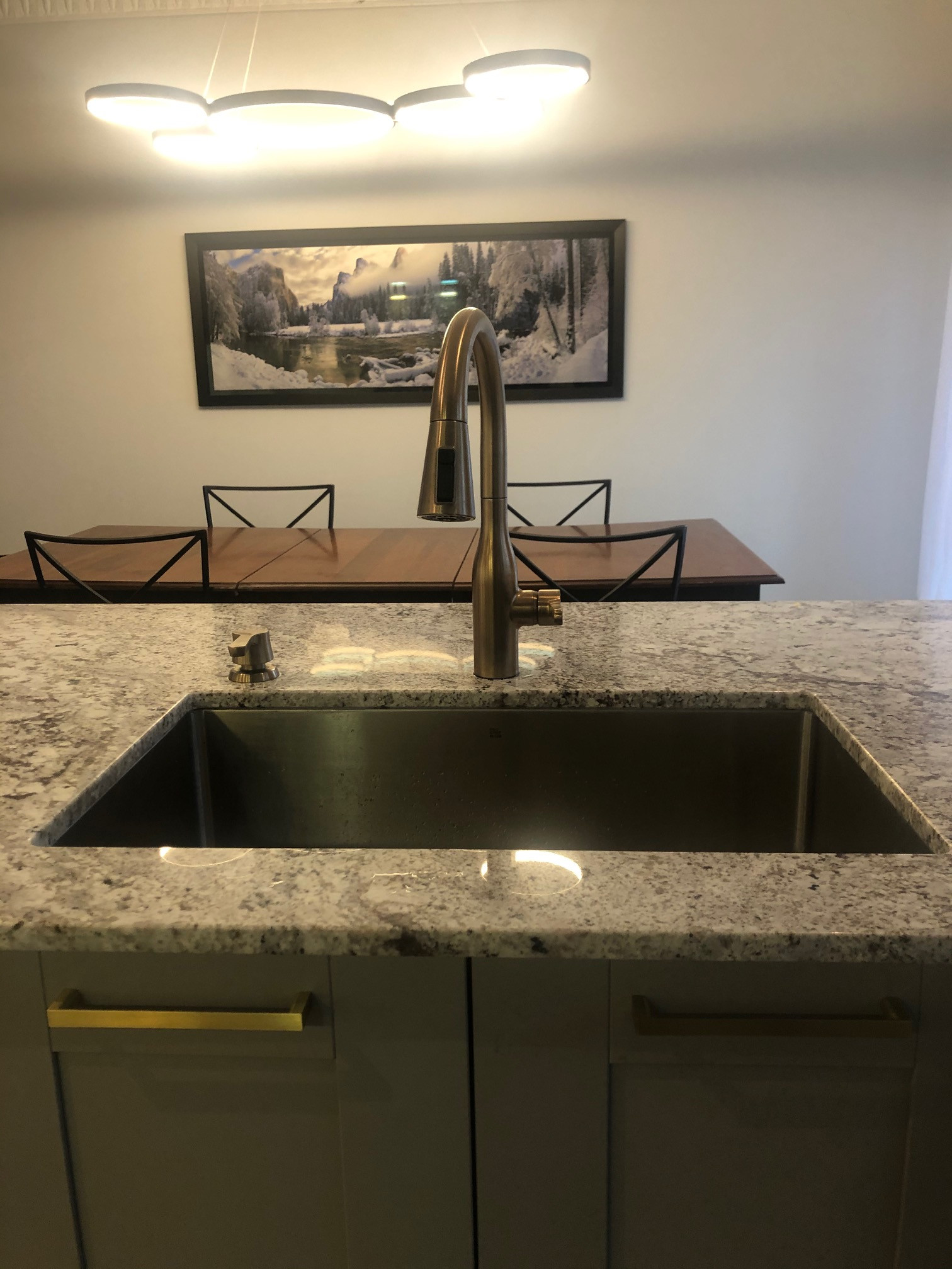 Mixed Medium Kitchen
