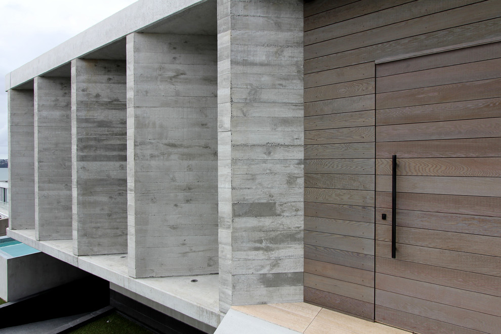 This is an example of a contemporary entryway in Auckland.