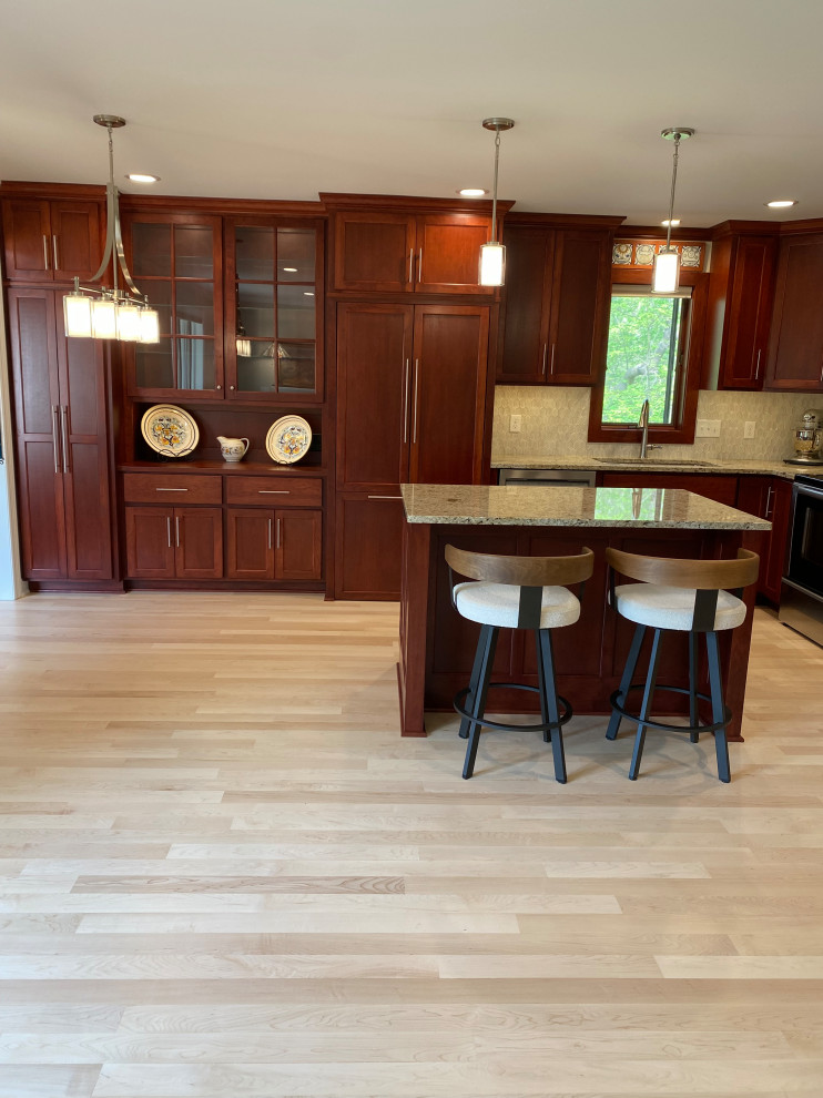 Transitional kitchen photo in Minneapolis