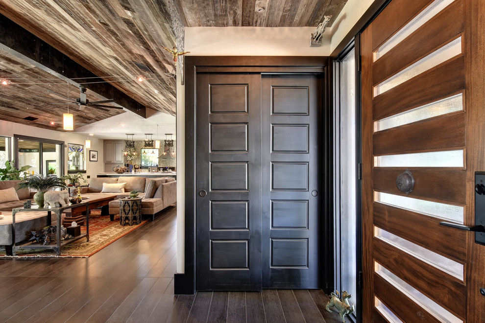 Transitional entryway photo in Austin