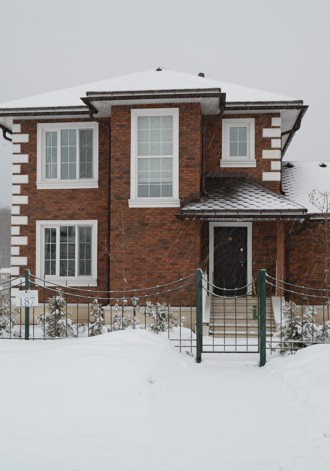 Уютный дом в скандинавском стиле с нотками английской классики