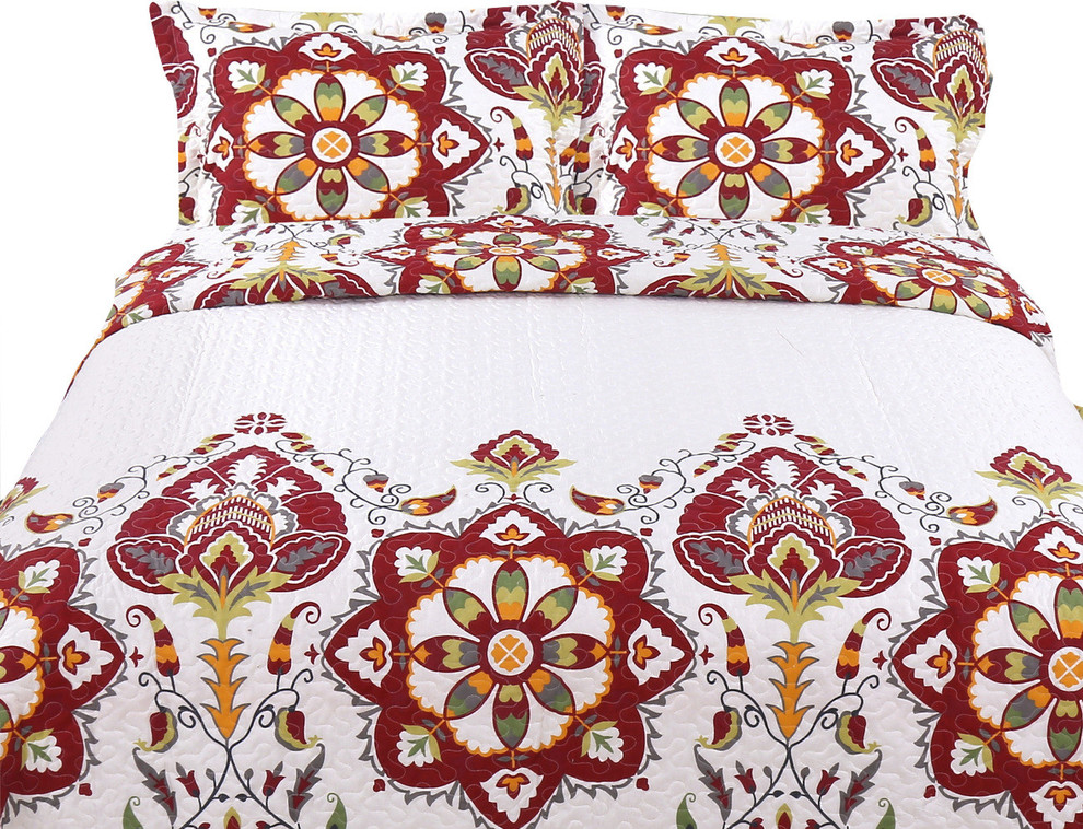 Casablanca Boho Paisley Red White Quilt Bedspread Set, Twin